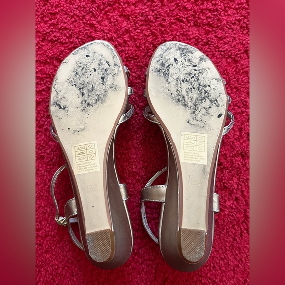 Dressy sandals/shoes - Picture 8 of 8